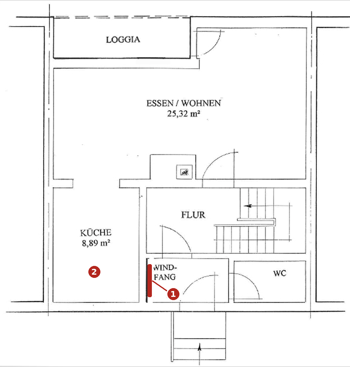 Grundriss Erdgeschoss: ① Windfang mit Feuerlöscher und Sicherungskasten, ② Küche mit Löschdecke und Erste-Hilfe-Set